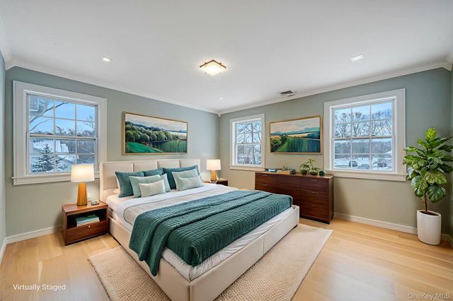 7 Sander Court, Middle Island, NY 11953