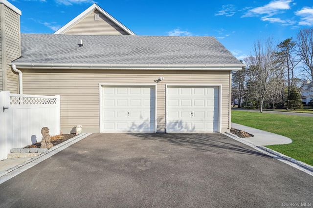 7 Sander Court, Middle Island, NY 11953