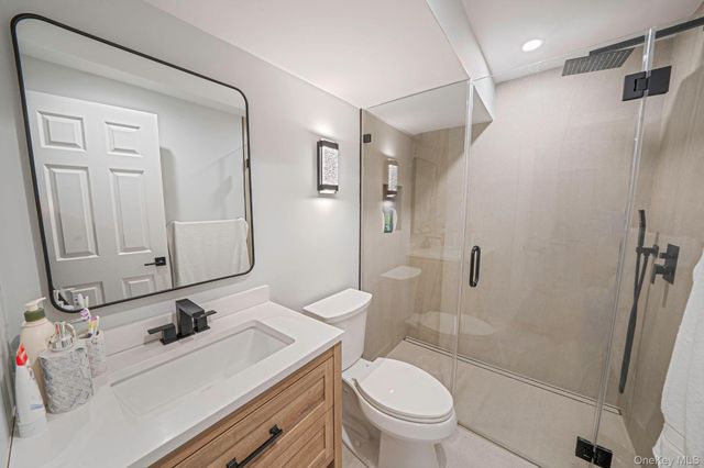 7 Sander Court, Middle Island, NY 11953