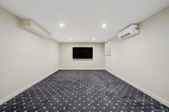 7 Sander Court, Middle Island, NY 11953