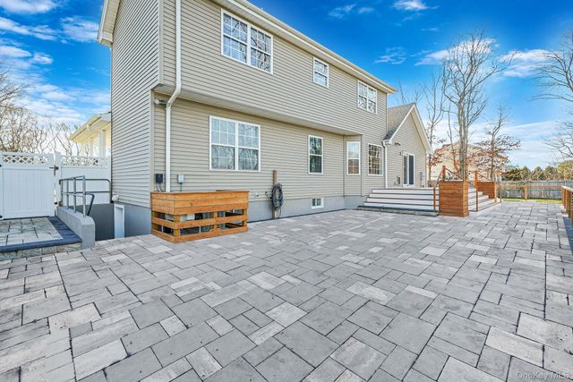 7 Sander Court, Middle Island, NY 11953