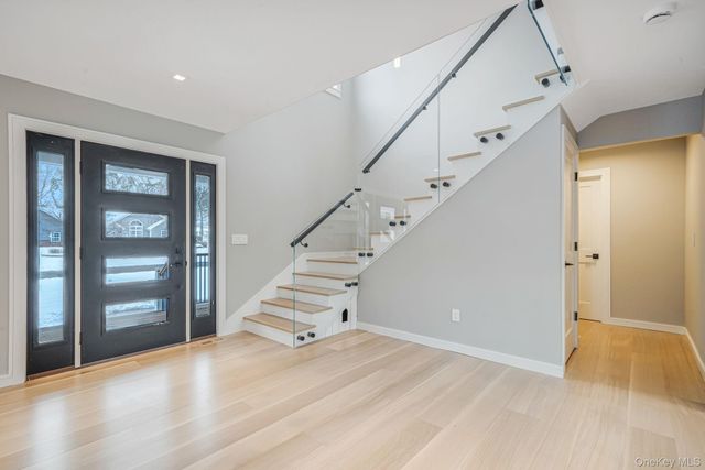 7 Sander Court, Middle Island, NY 11953