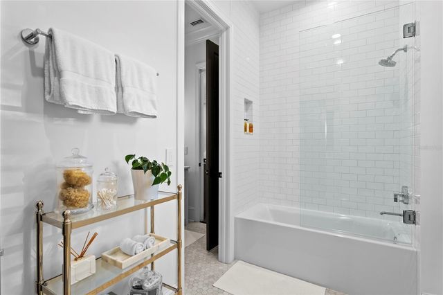 605 ONTARIO AVENUE, Tampa, FL 33606