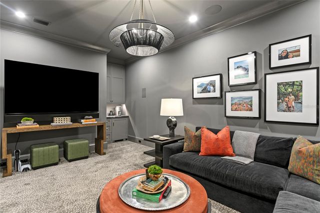 605 ONTARIO AVENUE, Tampa, FL 33606