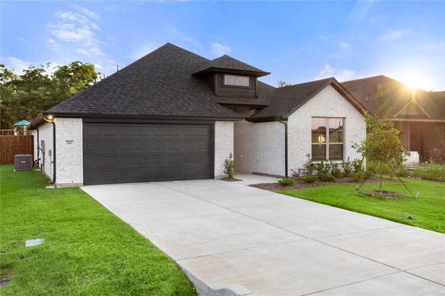 707 Escovedo Drive, Italy, TX 76651