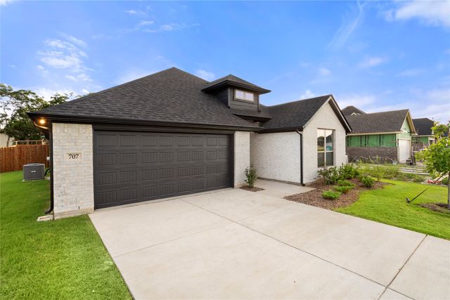 707 Escovedo Drive, Italy, TX 76651