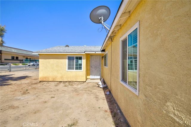 15990 Yucca Street B, Hesperia, CA 92345