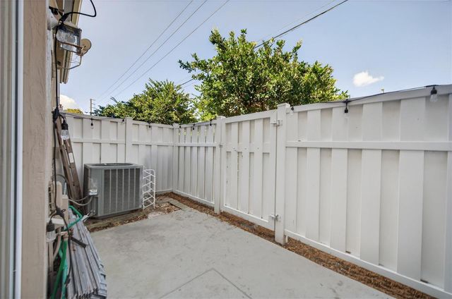 245 Riviera Circle 245, Weston, FL 33326