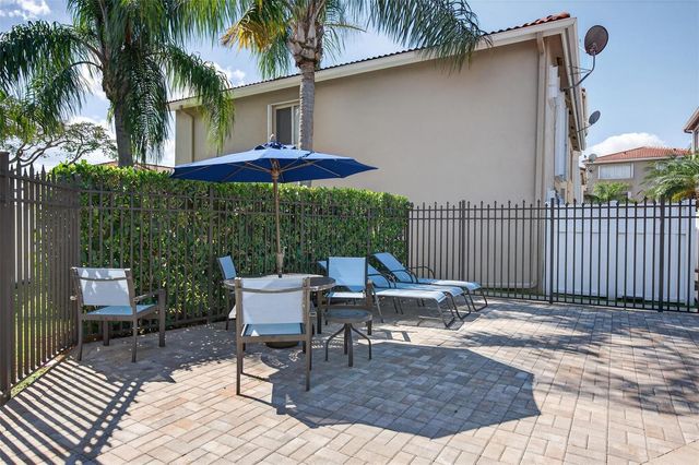 245 Riviera Circle 245, Weston, FL 33326