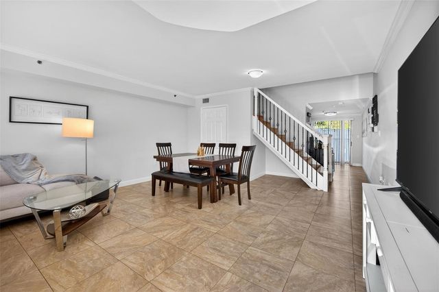 245 Riviera Circle 245, Weston, FL 33326
