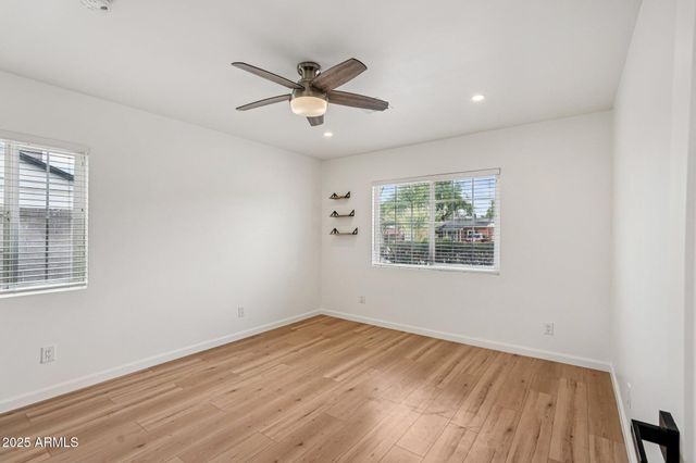 511 E CHEERY LYNN Road, Phoenix, AZ 85012