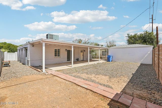 511 E CHEERY LYNN Road, Phoenix, AZ 85012