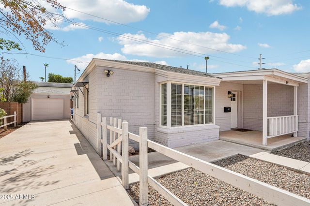 511 E CHEERY LYNN Road, Phoenix, AZ 85012