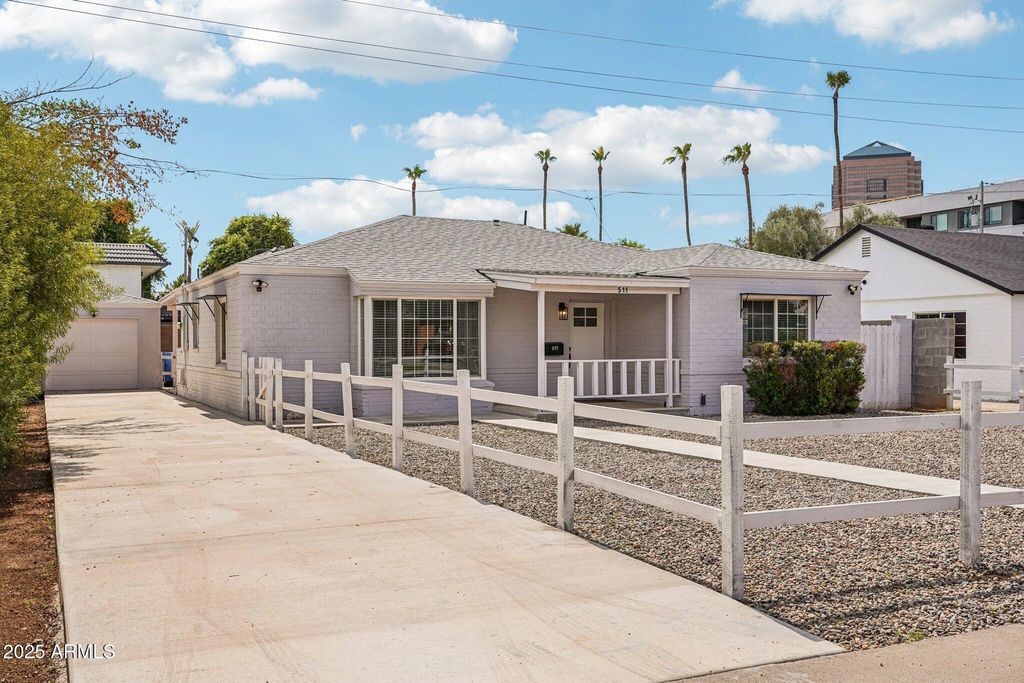 511 E CHEERY LYNN Road, Phoenix, AZ 85012