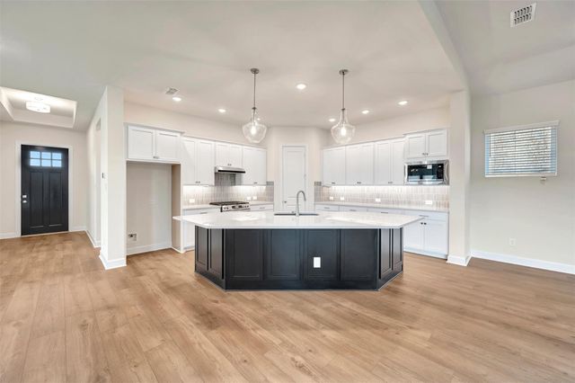 12147 Canal View Boulevard, Mont Belvieu, TX 77523