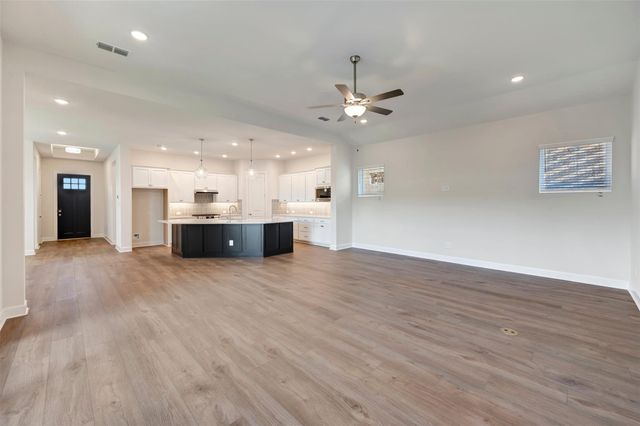 12147 Canal View Boulevard, Mont Belvieu, TX 77523