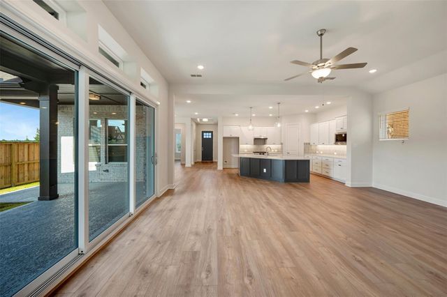 12147 Canal View Boulevard, Mont Belvieu, TX 77523