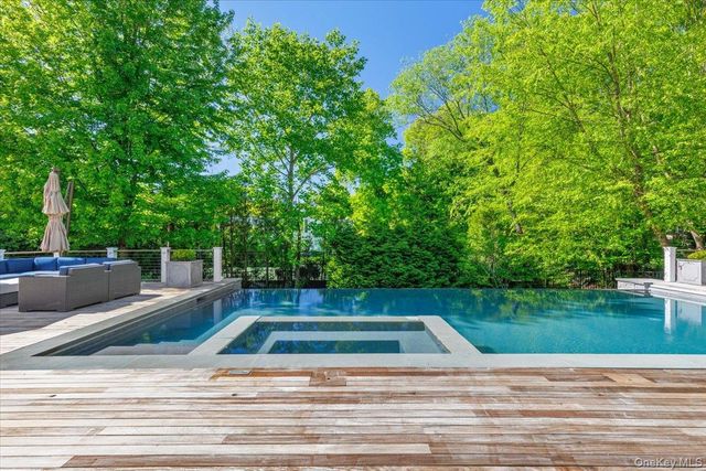 3 Split Tree Road, Scarsdale, NY 10583