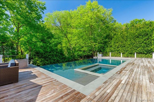 3 Split Tree Road, Scarsdale, NY 10583