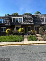 322 W DEER PARK RD #2-C, Gaithersburg, MD 20877