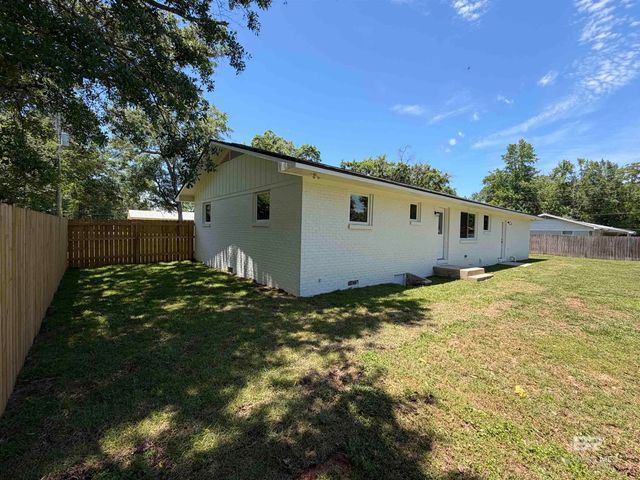 21840 Broad Street, Silverhill, AL 36576