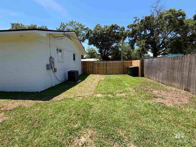 21840 Broad Street, Silverhill, AL 36576