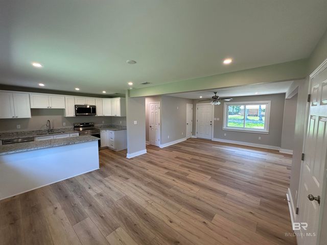 21840 Broad Street, Silverhill, AL 36576