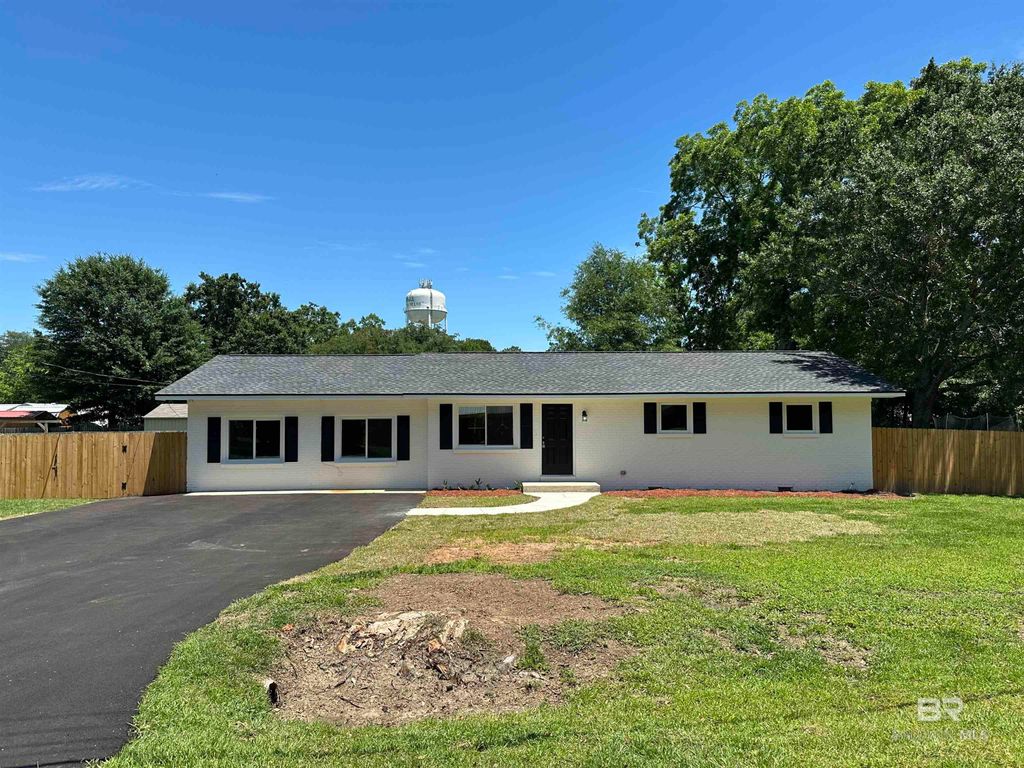 21840 Broad Street, Silverhill, AL 36576