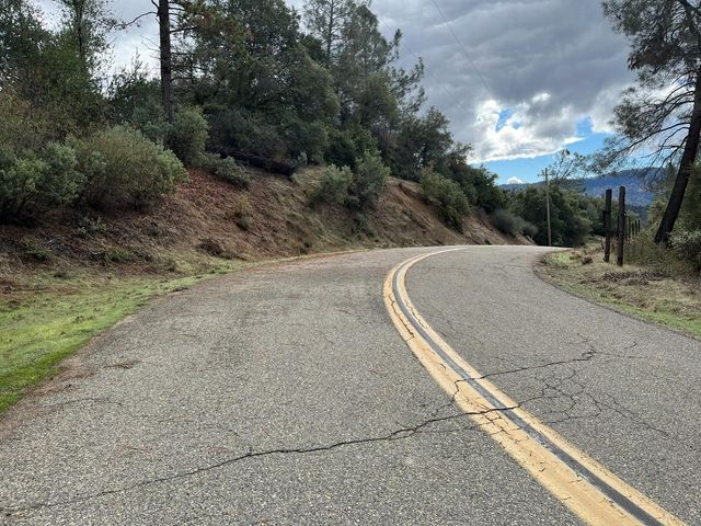 28 Jean Road E, Oakhurst, CA 93644