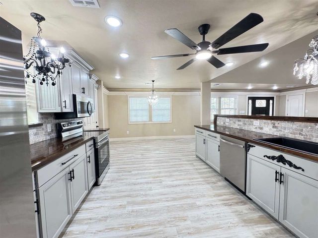 304 W Shields St, Fletcher, OK 73541