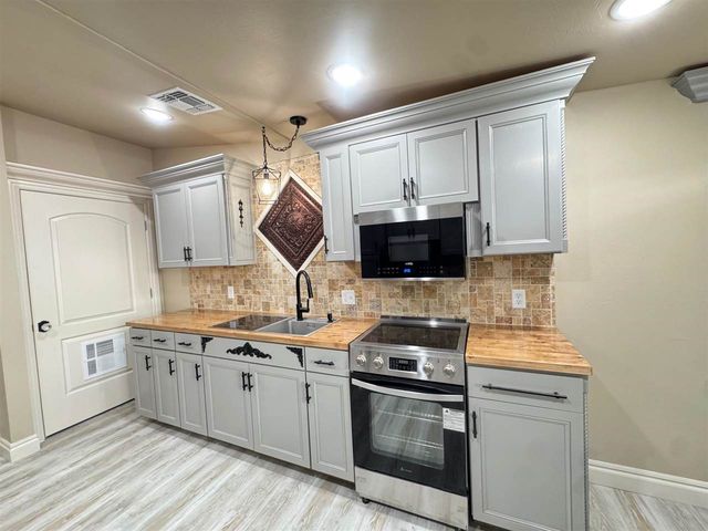 304 W Shields St, Fletcher, OK 73541