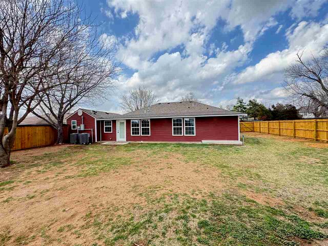 304 W Shields St, Fletcher, OK 73541