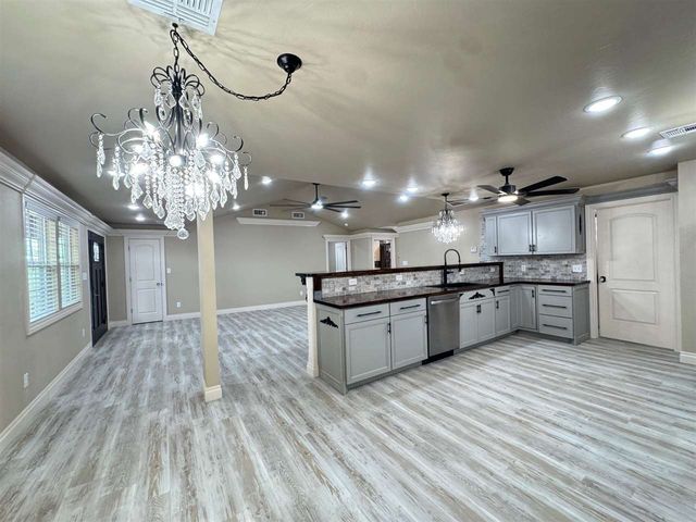 304 W Shields St, Fletcher, OK 73541