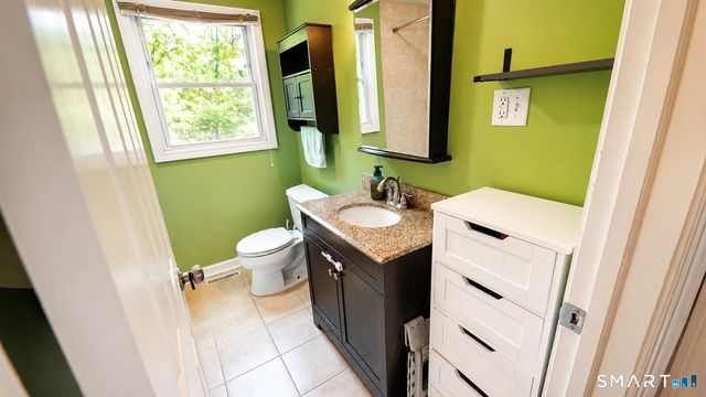 6 Sinclair Street, Windsor, CT 06095