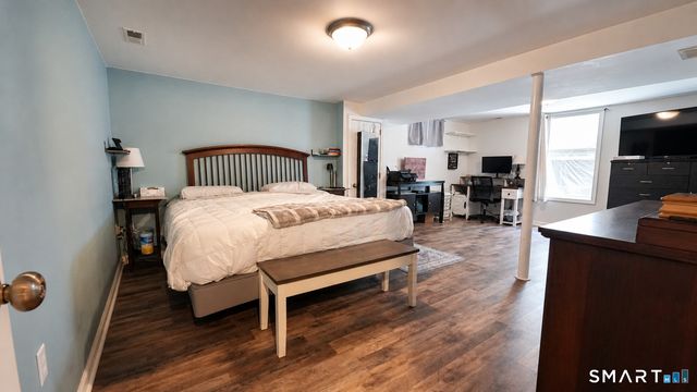 6 Sinclair Street, Windsor, CT 06095