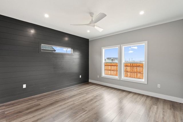 2029 Applewood DR, Lockhart, TX 78644