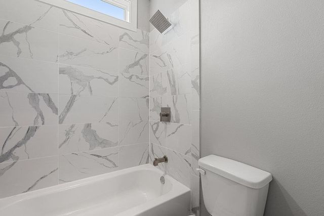 2029 Applewood DR, Lockhart, TX 78644