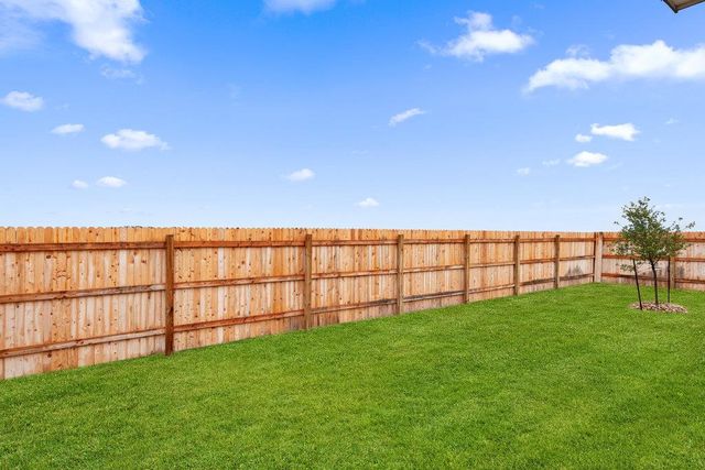 2029 Applewood DR, Lockhart, TX 78644