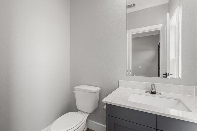 2029 Applewood DR, Lockhart, TX 78644