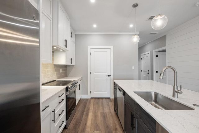 2029 Applewood DR, Lockhart, TX 78644