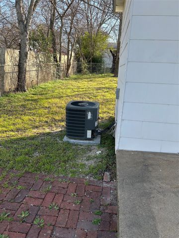 418 Hallvale Drive, White Settlement, TX 76108