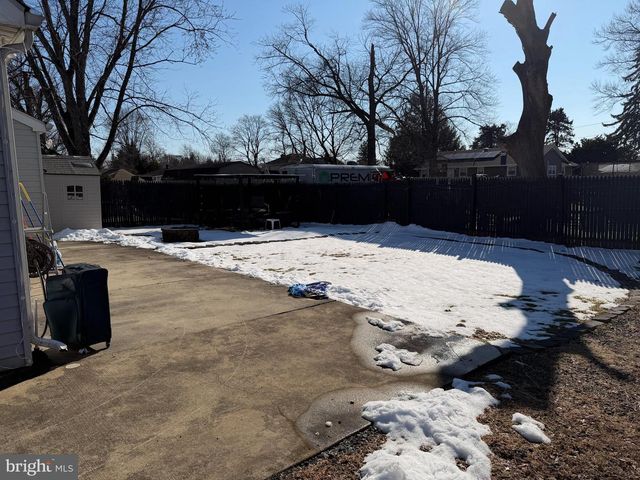 127 DORY CT, Beverly, NJ 08010