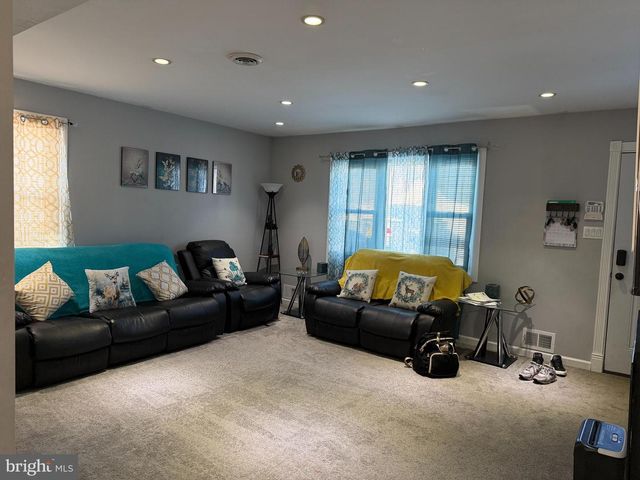 127 DORY CT, Beverly, NJ 08010