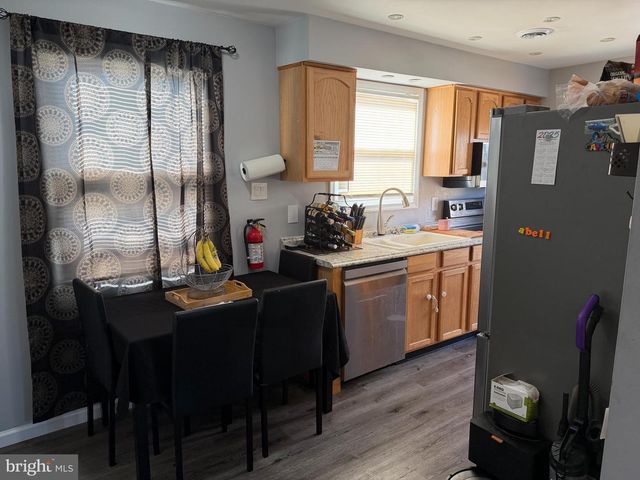 127 DORY CT, Beverly, NJ 08010