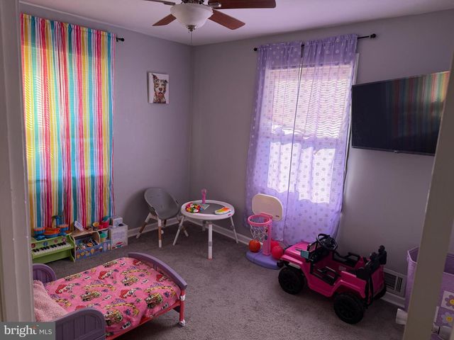 127 DORY CT, Beverly, NJ 08010