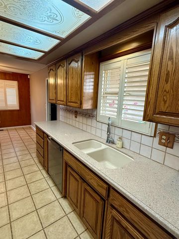 3313 Colonial Dr, Modesto, CA 95350