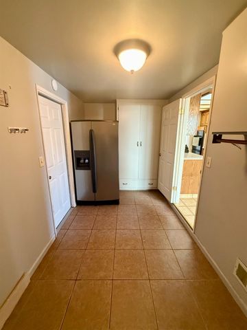 3313 Colonial Dr, Modesto, CA 95350