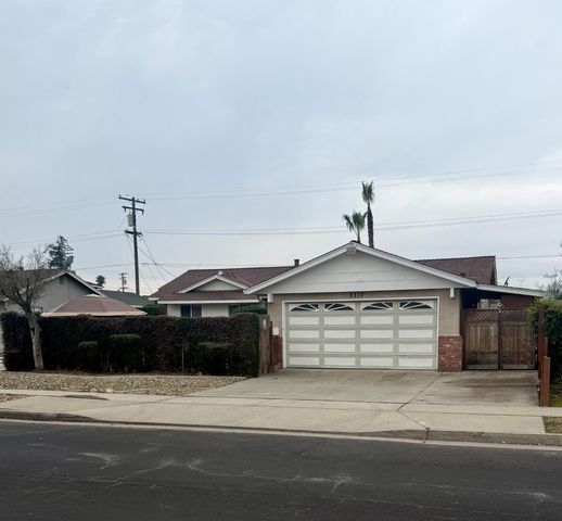 3313 Colonial Dr, Modesto, CA 95350
