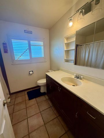 3313 Colonial Dr, Modesto, CA 95350