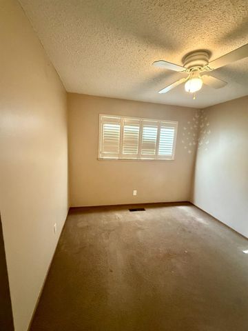 3313 Colonial Dr, Modesto, CA 95350